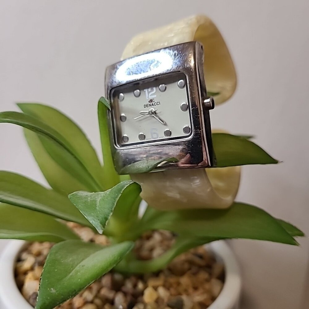 Denacci Watch Ladies Ivory Band Pre-Owned Work Travel Casual School Vintage - Picture 14 of 14